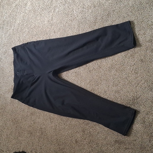 * BEING DONATED 2/28 * Bundle of 3 Black Workout Leggings - Sizes M/L - Picture 9 of 12